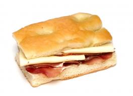 FOCACCIA SPECK E FORMAGGIO
